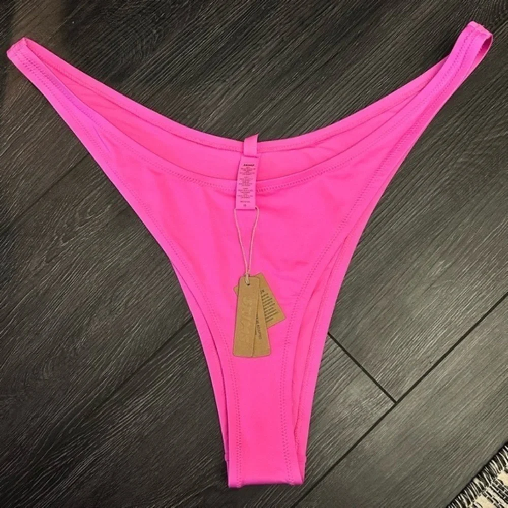 SKIMS Signature Swim Thong Neon Orchid 3X
